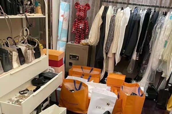 忻州市忻府回收一线品牌衣服
